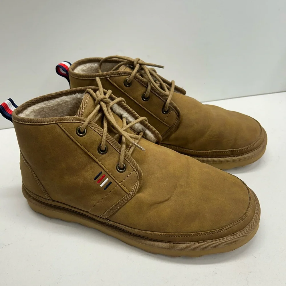 Tommy Hilfiger Men\'s Faux Suede Chukka‎ Boots in Tan Size 10 Tommy Hilfiger Mens Tan Welsh 2 Faux Suede Logo Chukka Boots  main image 4